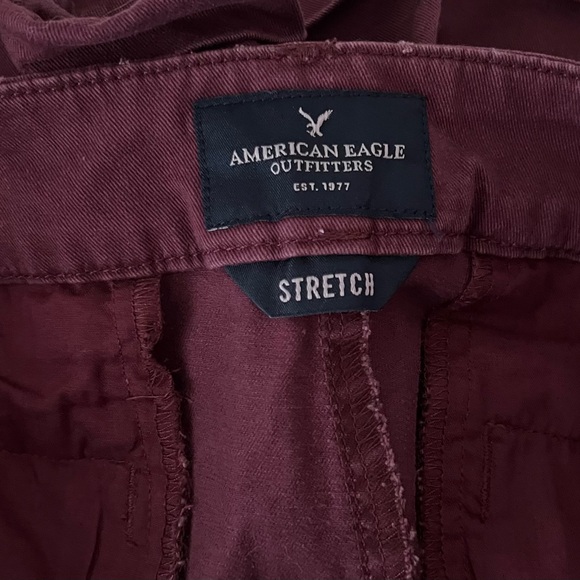 American Eagle Low-rise Burgundy cuffed Midi Stretch Shorts Size-6 - Picture 7 of 9
